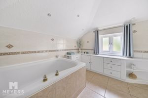 Ensuite- click for photo gallery